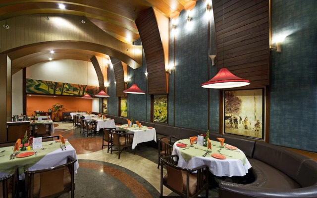 Hotel Aurora Towers
