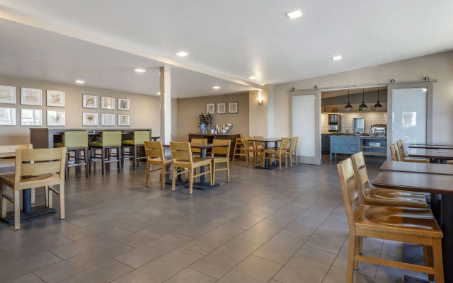 Comfort Inn & Suites Liverpool - Syracuse North