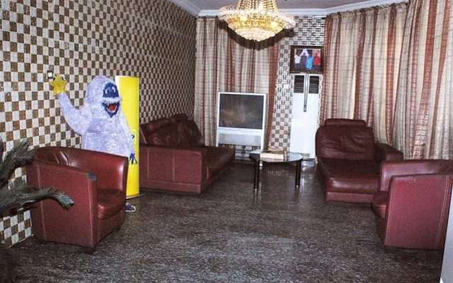 Emglo Suites