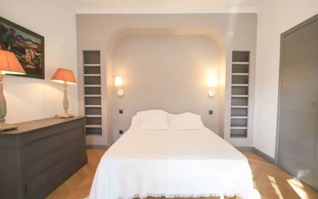 Cheerful Holiday Home in Grimaud With Private Pool