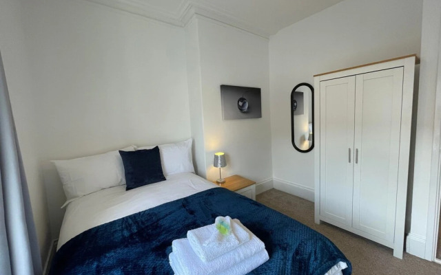 Lovely 3 -bed House in Jarrow With Free Parking