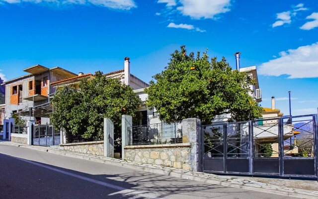 Homely Holiday Home in Sernikaki with Balcony