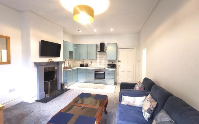 B-New Flat,4 Adults,20 mins to Beach,Netflix,Wifi