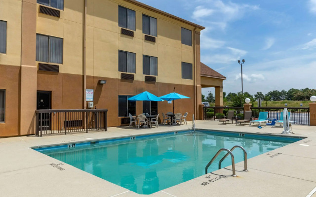 Comfort Inn Garner Clayton I-40