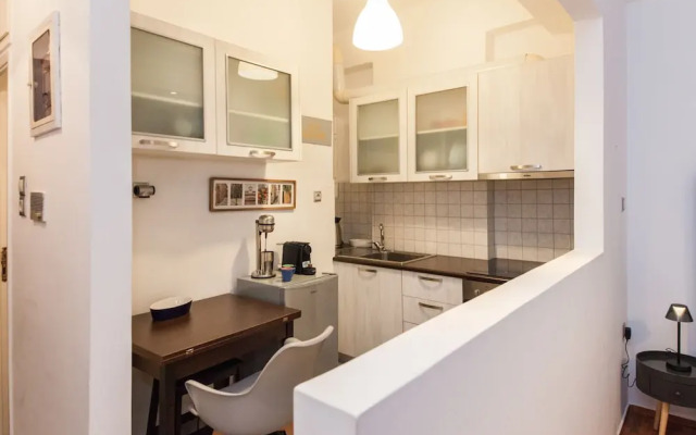 Vironas Chic Sleek Modern Studio