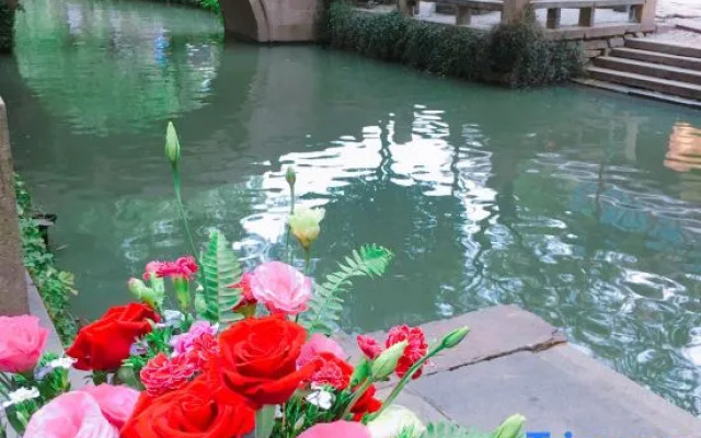 Qianshe Mengli Shuixiang Linhe Inn