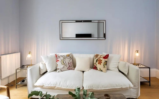 Two Bed Notting Hill Gem