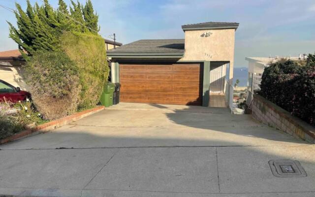 Mod2bd2ba ShowstoprViews. BBQ. Garage.