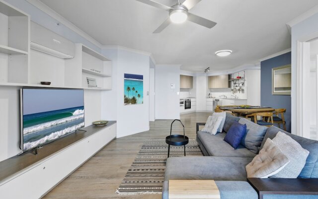 Beachfront Luxury 3 Bedroom Apartment