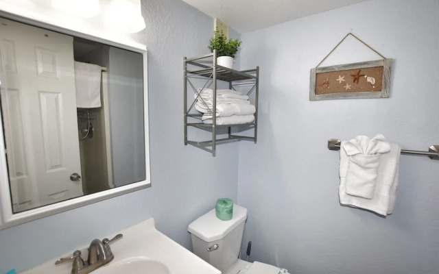 0403 Waters Edge Resort 1 Bedroom Condo by RedAwning