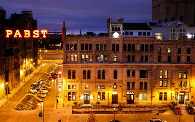 The Brewhouse Inn & Suites
