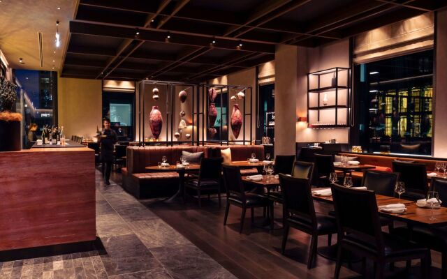 Next Hotel Melbourne, Curio Collection by Hilton