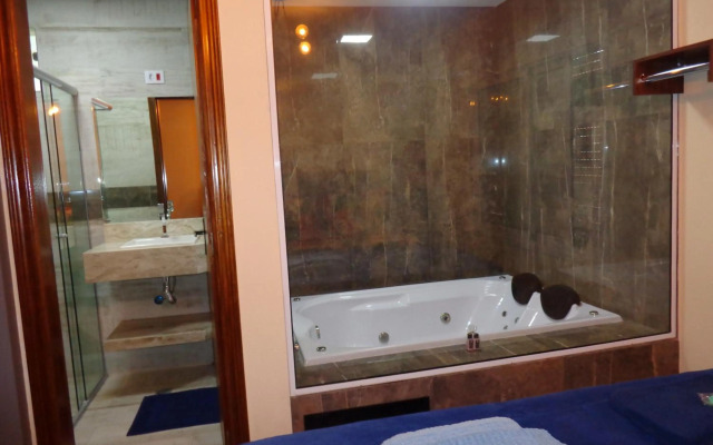 Monte Verde Inn Suítes com Hidromassagem dupla