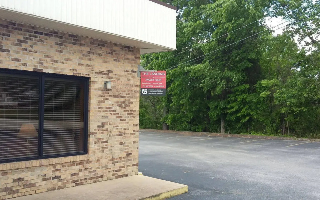 Paris Inn and Suites