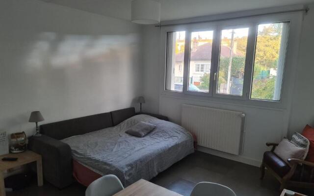 Private room in a shared apartment II