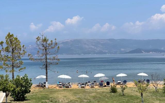 Sandy Beach Houses - Sea View