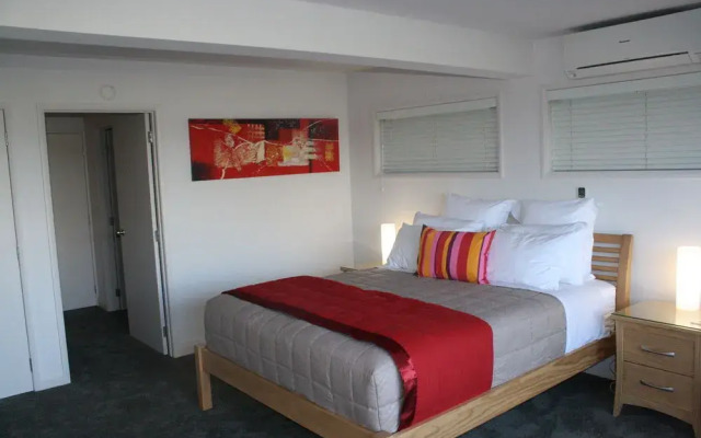 Russell View Apartments