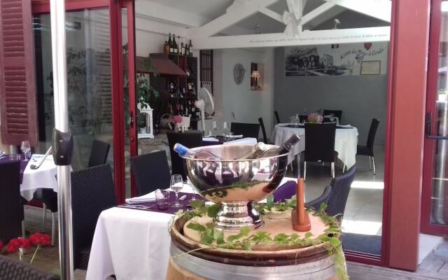 Maison Du Prince De Conde