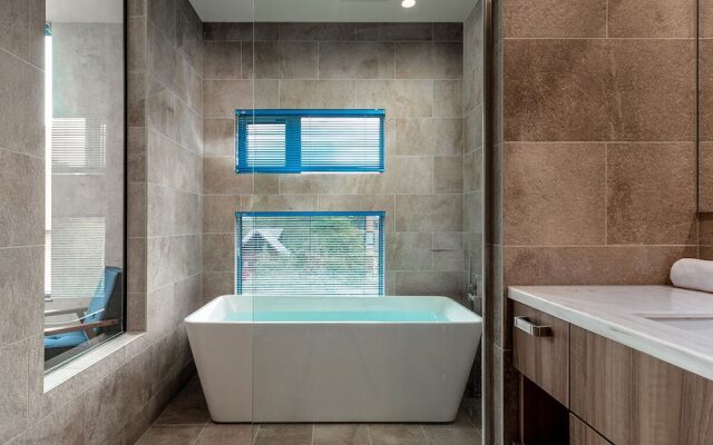 Off Piste Chalet by H2 Life