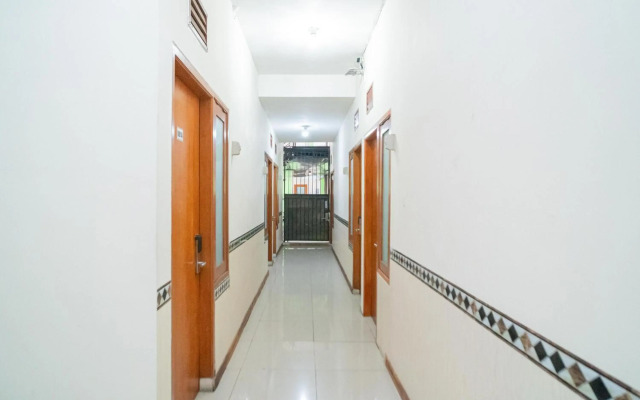 OYO 1293 Dei Residence Arjosari
