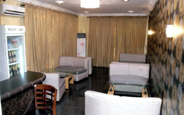 Queens Gate Hotel