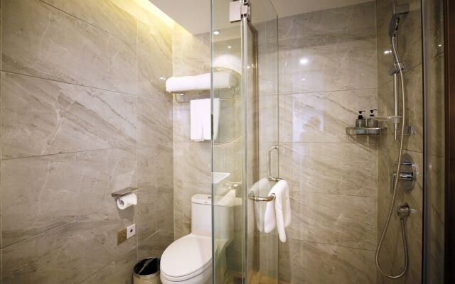 Manhatton Hotel Guangxi Univeristy