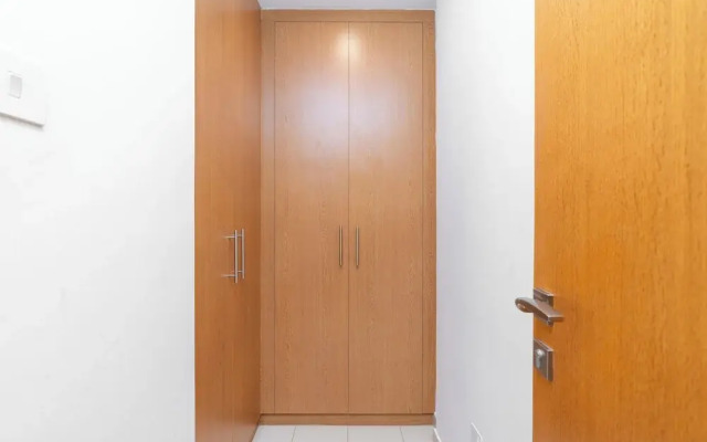 Spacious Studio in Bay Square by Bespoke