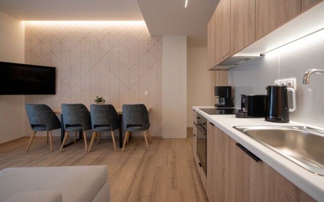 Io Suites
