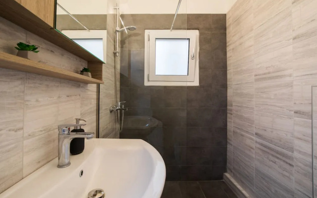 Midtown Apartment by CorfuEscapes