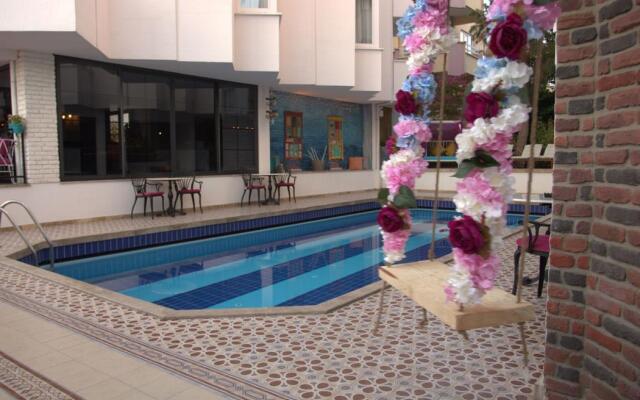 Azuu Suite Hotel