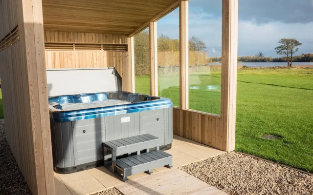 Mullans Bay Lakeside Lodges