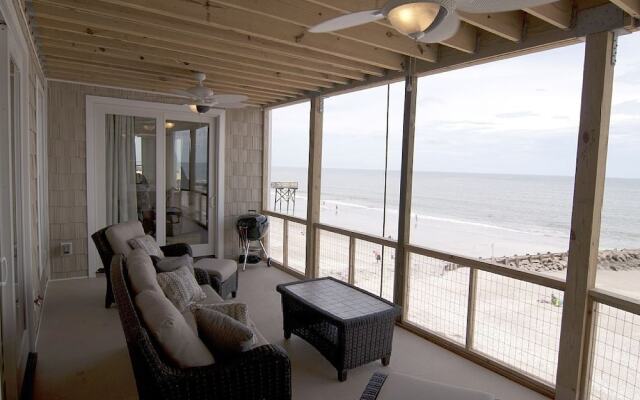 Moontide - 5 Br home by RedAwning