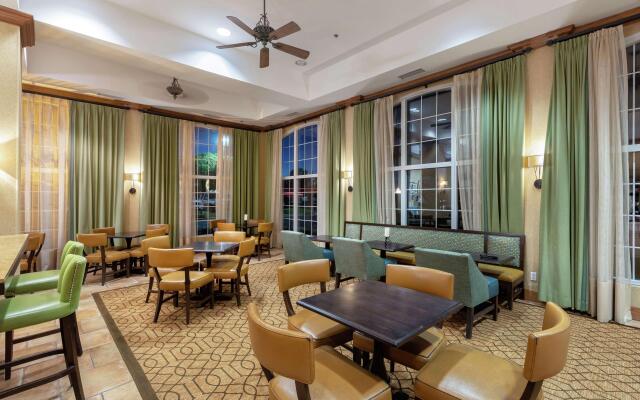 Hampton Inn & Suites Austin-Airport