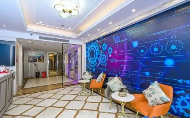 2+7 Creative Park Hotel
