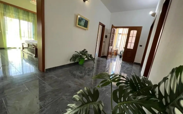 Green Garden Villa