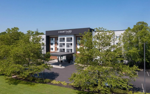 Courtyard by Marriott Edison Woodbridge