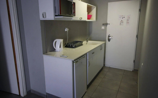 Rich Luxury Suites