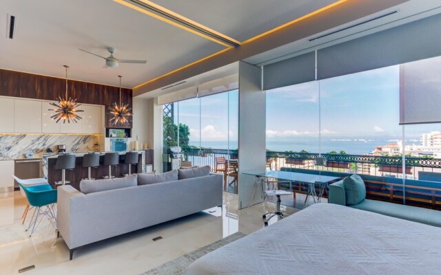 Pier 57 Penthouse 703 Romantic Zone Spectacular Ocean Views