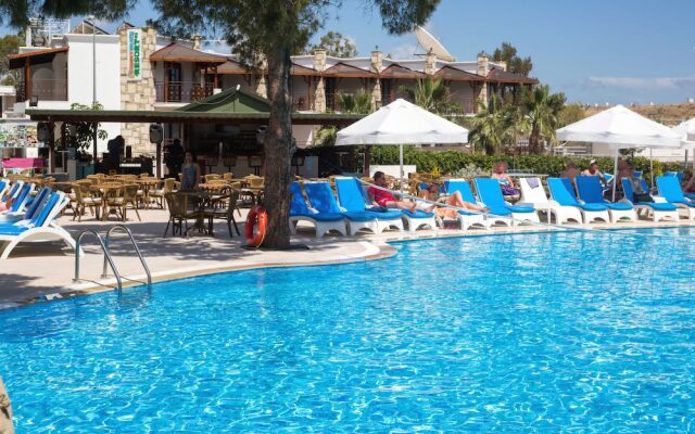 Royal Palm Beach Hotel