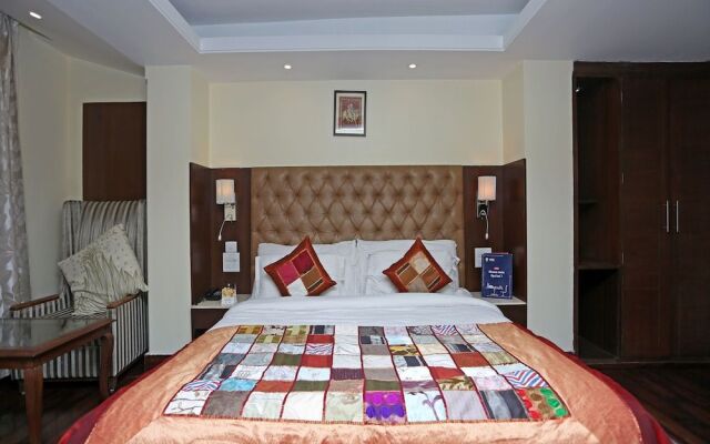 OYO 2366 Hotel Vaydantaa