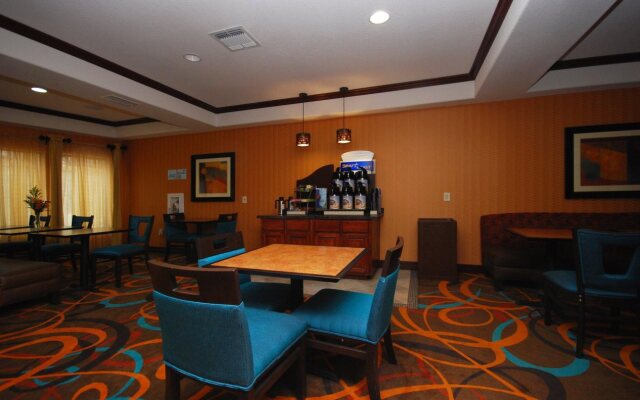 Holiday Inn Express & Suites Gonzales by IHG