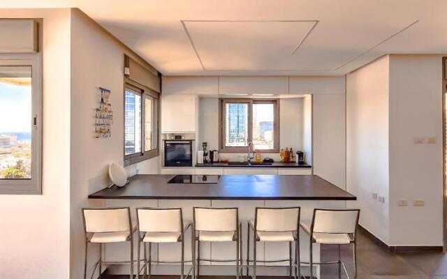 Unique 3 Bdr Penthouse Sea View Florentine #TL48