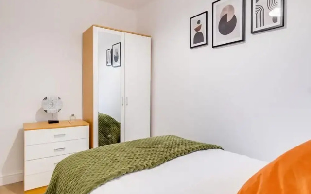 Night Stay - Alpha House