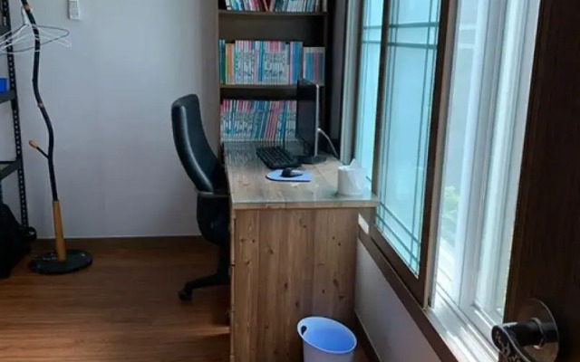 Aewol Neoreunmadang Unshared House