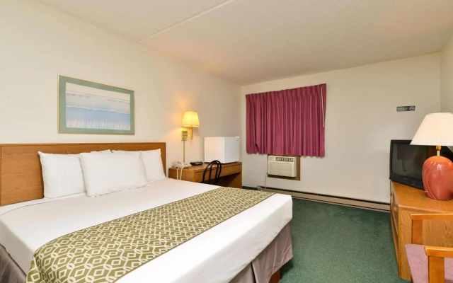 OYO Hotel Pipestone MN, Canterbury Park