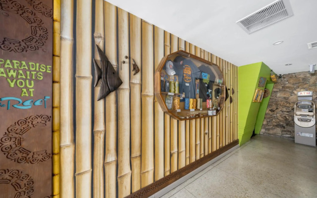Caliente Tropics Hotel