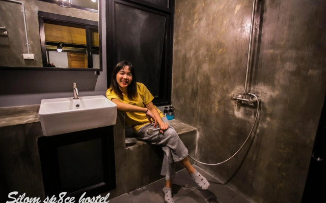 Silom SPACE Hostel
