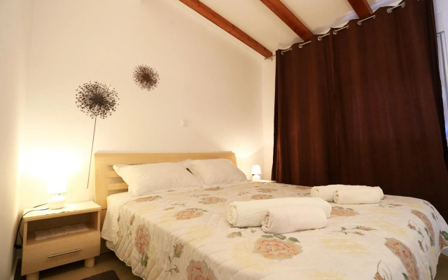 Apartments with a parking space Zadar - 18899