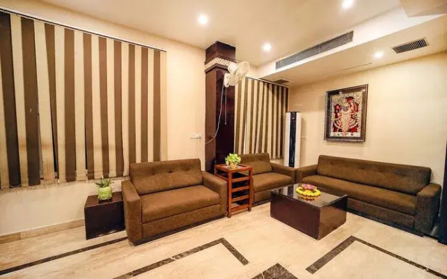 Fabhotel Gold Leaf I