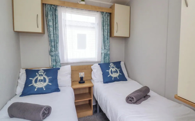 2 Sea View Lodge